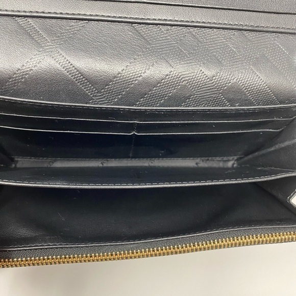 Black Leather Burberry Wallet - Picture 7 of 9